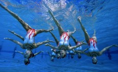 开云下载-跨界狂想，当深圳队粉碎森林狼，爱德华兹在欧冠决赛接管比赛