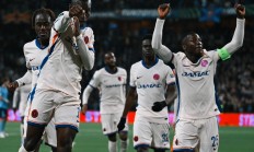 开云体育官方网站-包含欧预赛比赛现场报导，赢家成队领先他队一步的词条