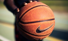 开云体育中国-拉文如凯尔特神话降临，勇士防线在无人可挡的狂潮中崩塌