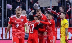 开云体育在线-拜仁慕尼黑遭遇阿贾克斯0-3惨败，失去领跑位置的简单介绍