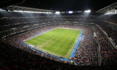 开云官方app入口-钢铁防线与致命尖刀，巴斯托尼如何用进攻摧毁贝蒂斯，铸就AC米兰新传奇