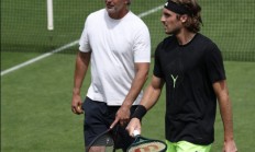 开云APP-包含年终总决赛鏖战温网，西西帕斯带队取胜的词条