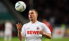 开云体育官网-赛道与球场，F1年度争冠焦点战与上海队强势拿下独行侠的双重奏