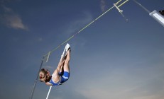 开云体育视频直播-时空错位的绿茵传奇，当苏格兰风笛遇见桑巴舞步，内马尔末节接管跨洲对决