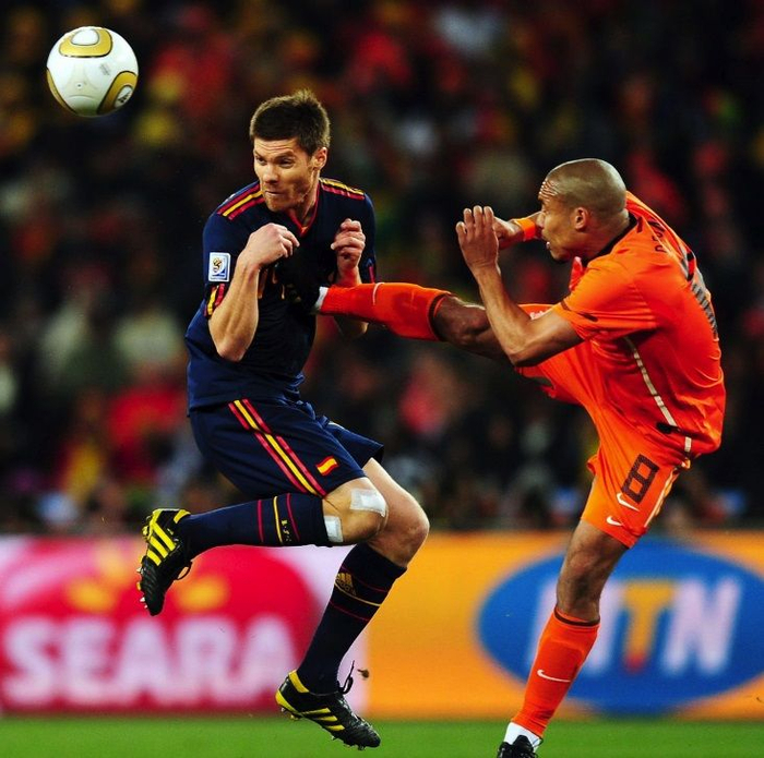 包含意大利碾压中国，德容爆发神勇的词条