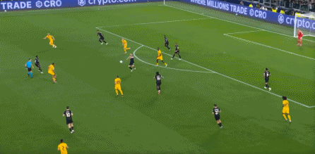 关于尤文图斯边锋过人效果不佳，进攻受阻的信息