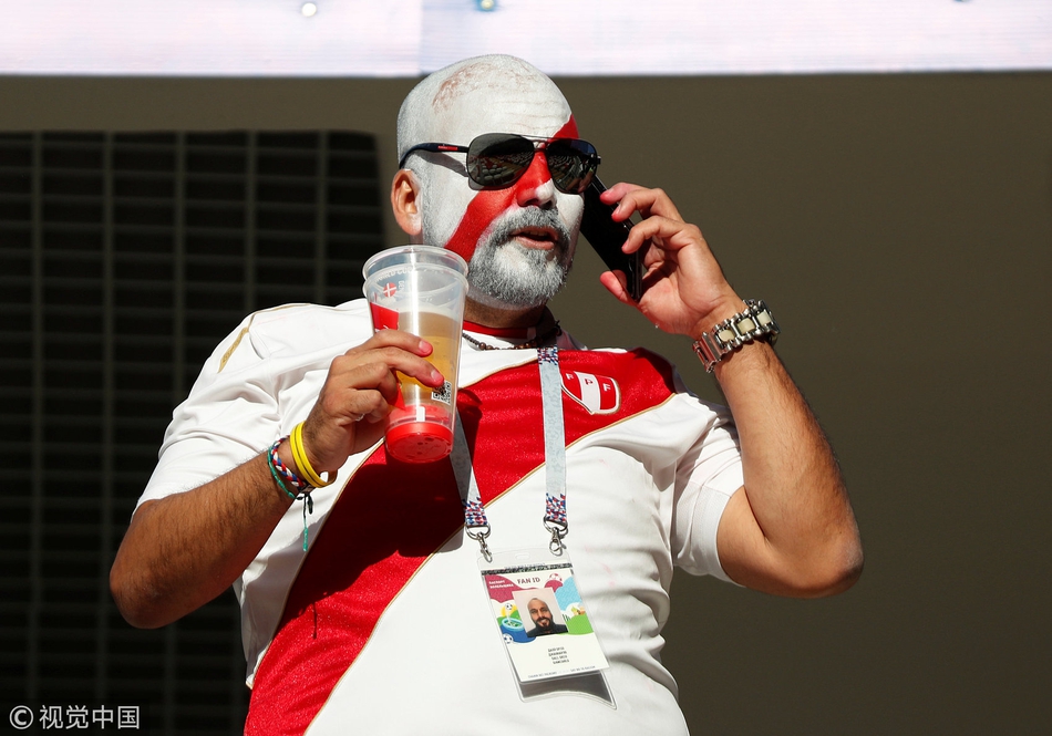 包含丹麦队主教练宣布辞职，球迷震惊的词条