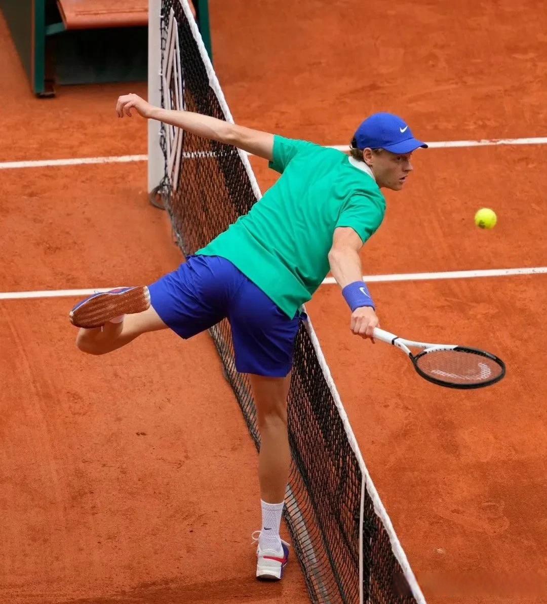 拉沃尔杯逆转ATP总决赛，德约科维奇点燃赛场的简单介绍