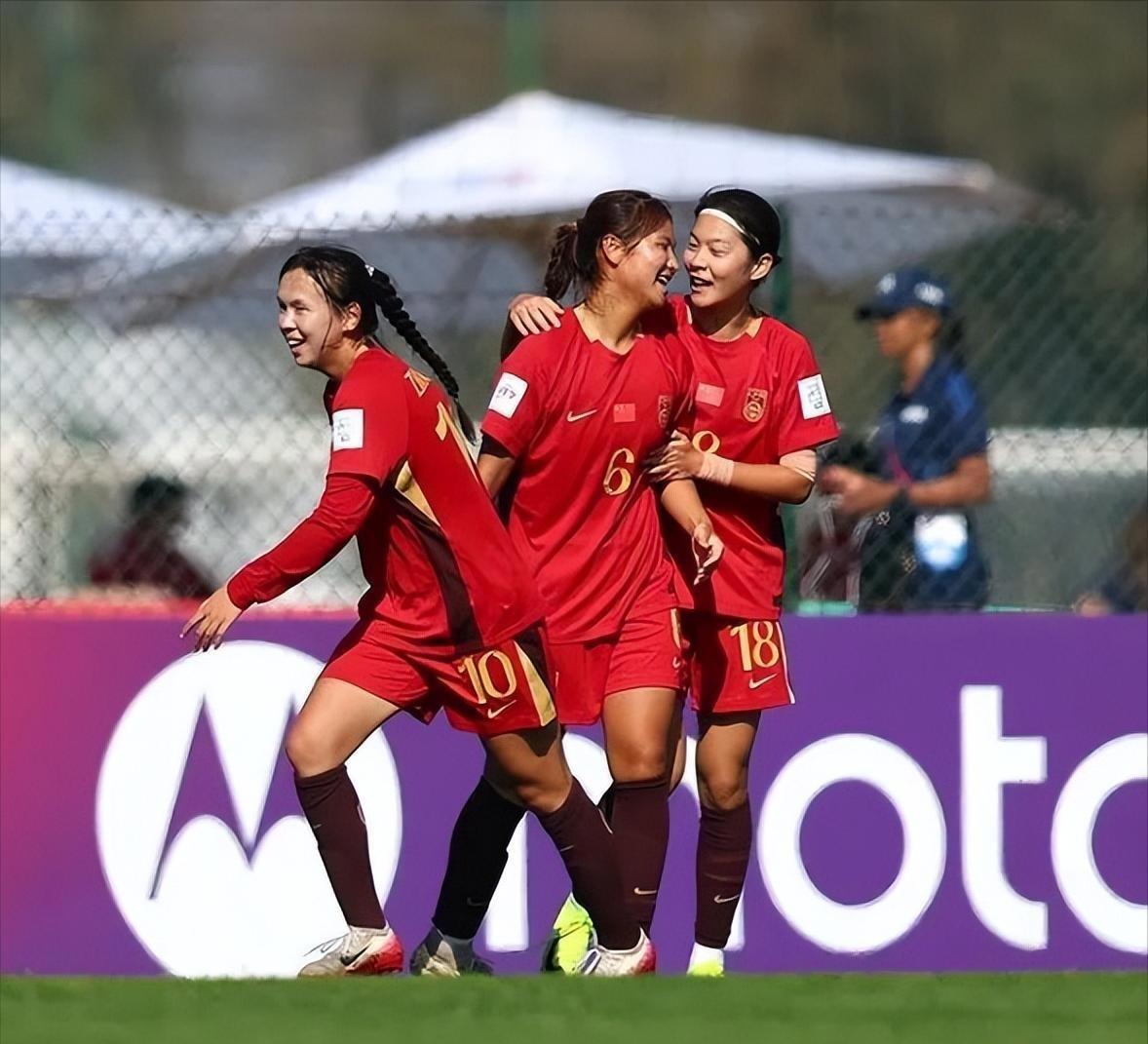 包含女足队员强势表现,击败对手的词条 包含女足队员强势表现,击败对手的词条