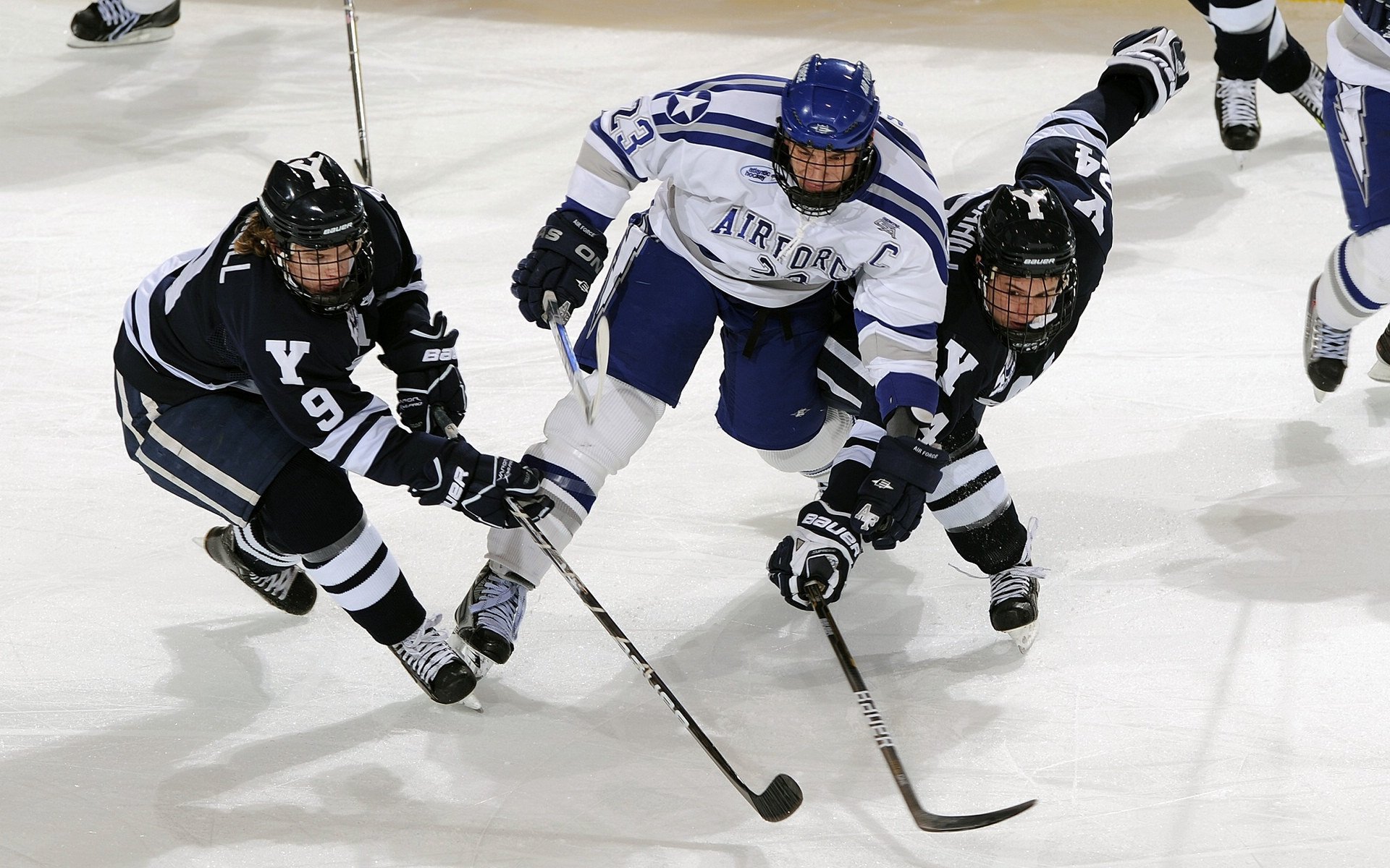 橙色风暴席卷法兰西,哈弗茨冠军级表现助荷兰正面击溃巴黎