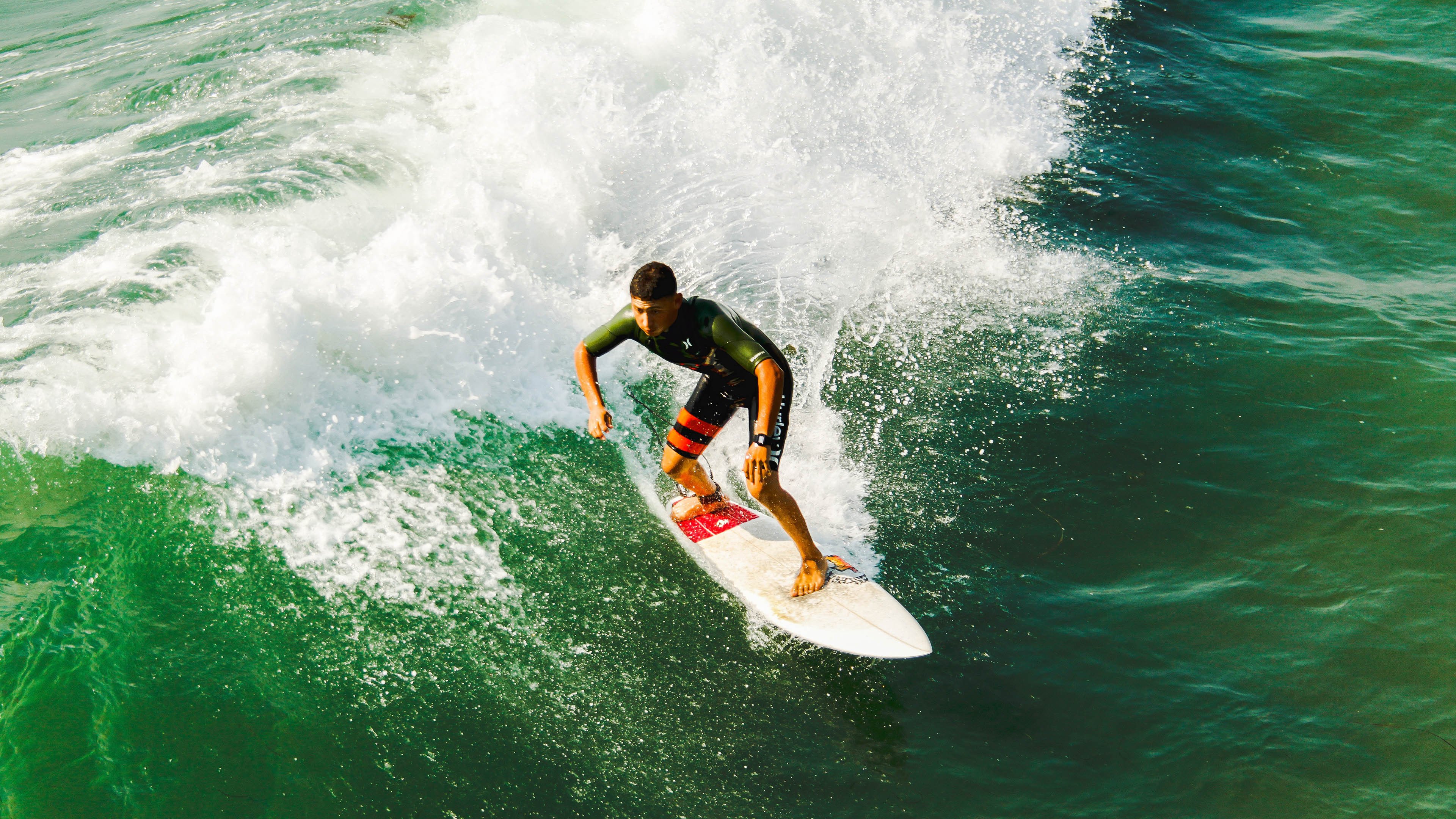 绿茵场外的传奇，当格列兹曼的无解哲学照亮NBA总决赛之夜