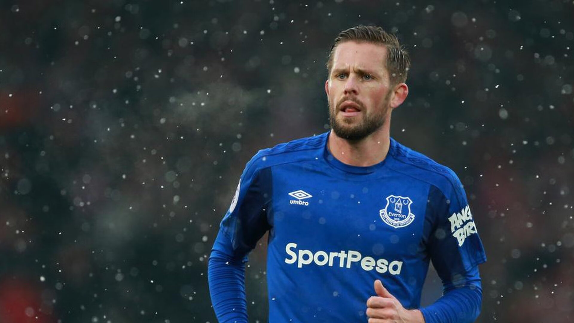 广州龙狮碾压篮网背后，麦科勒姆惊艳四座，一场跨越文化的篮球对话